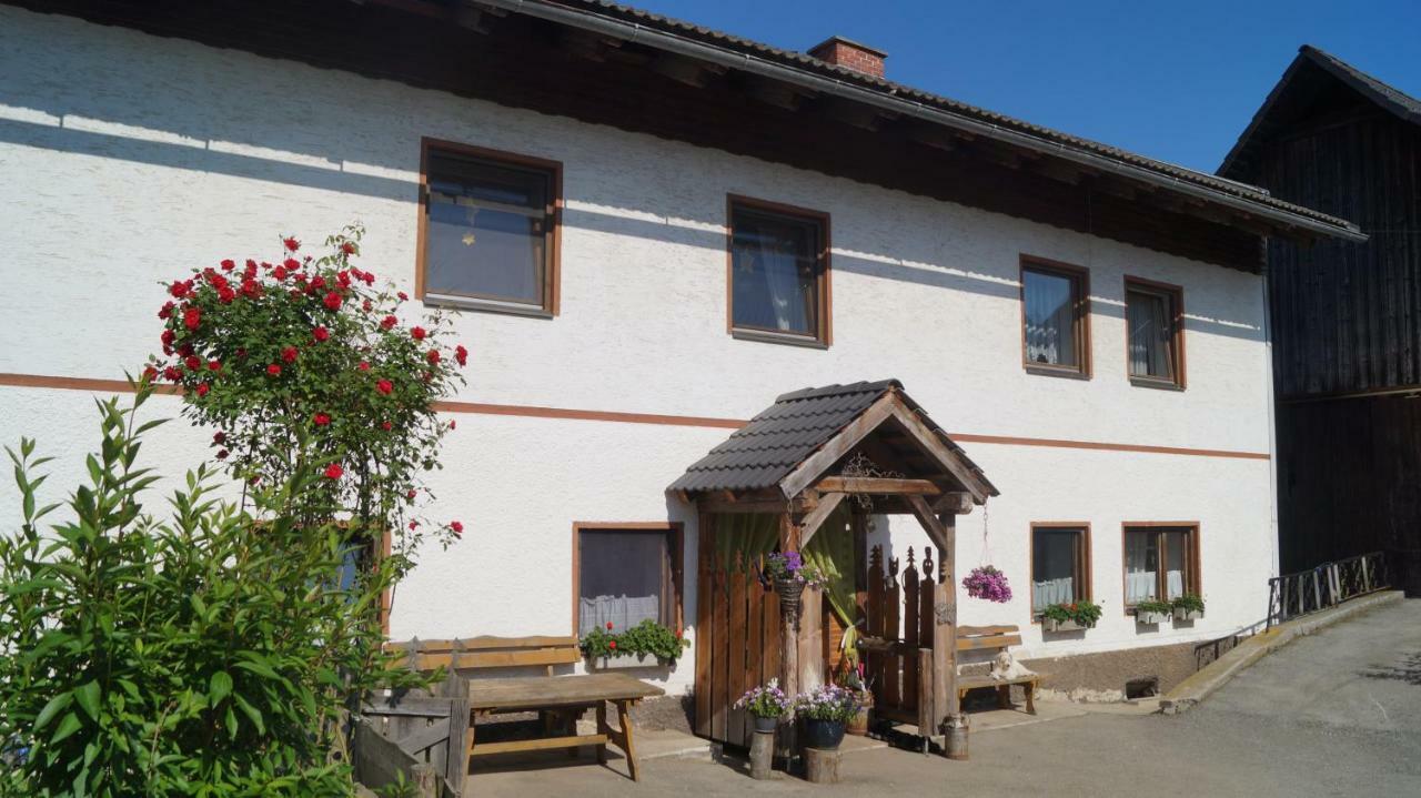 Ferienwohnung Auf Einem Richtigen Bauernhof Finkenstein am Faaker See エクステリア 写真